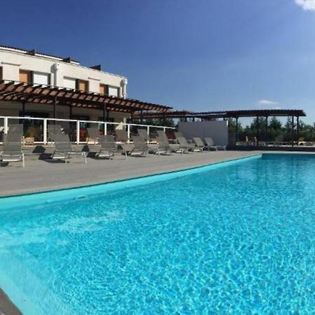 104 Douce Provence Au Calme Face A La Piscine Appartement Éguilles Buitenkant foto